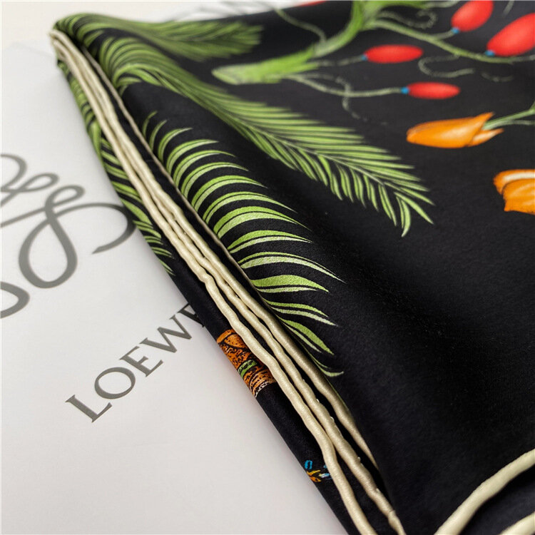 シルクで作られた大きな正方形のスカーフ,植物のプリントが施された純粋な巻き毛のシルクショール,110x110