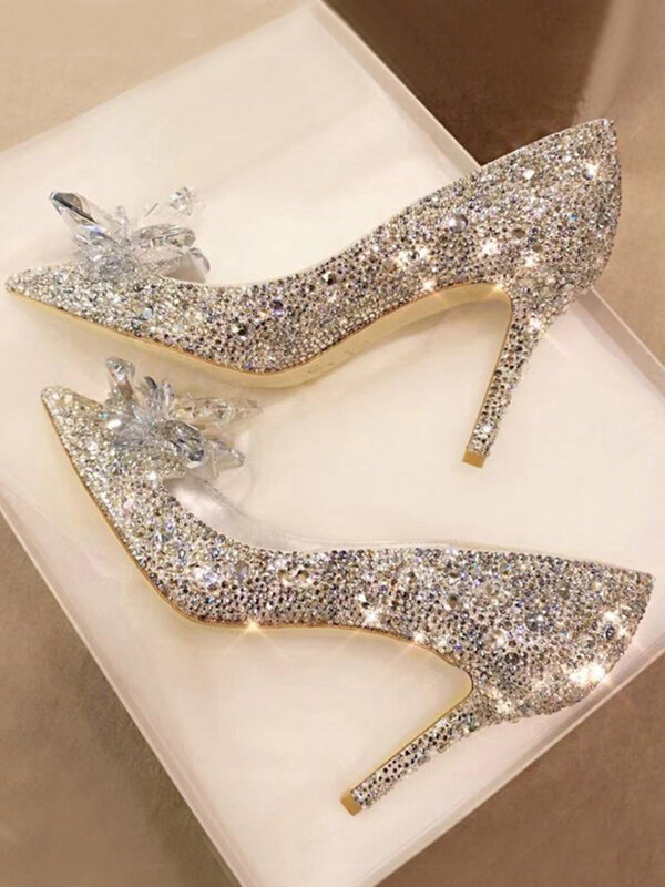 Luksusowe błyszczące Rhinestone damskie buty na wysokim obcasie Sexy Fashion pompy wskazał na cienkim obcasie eleganckie romantyczne buty ślubne damskie
