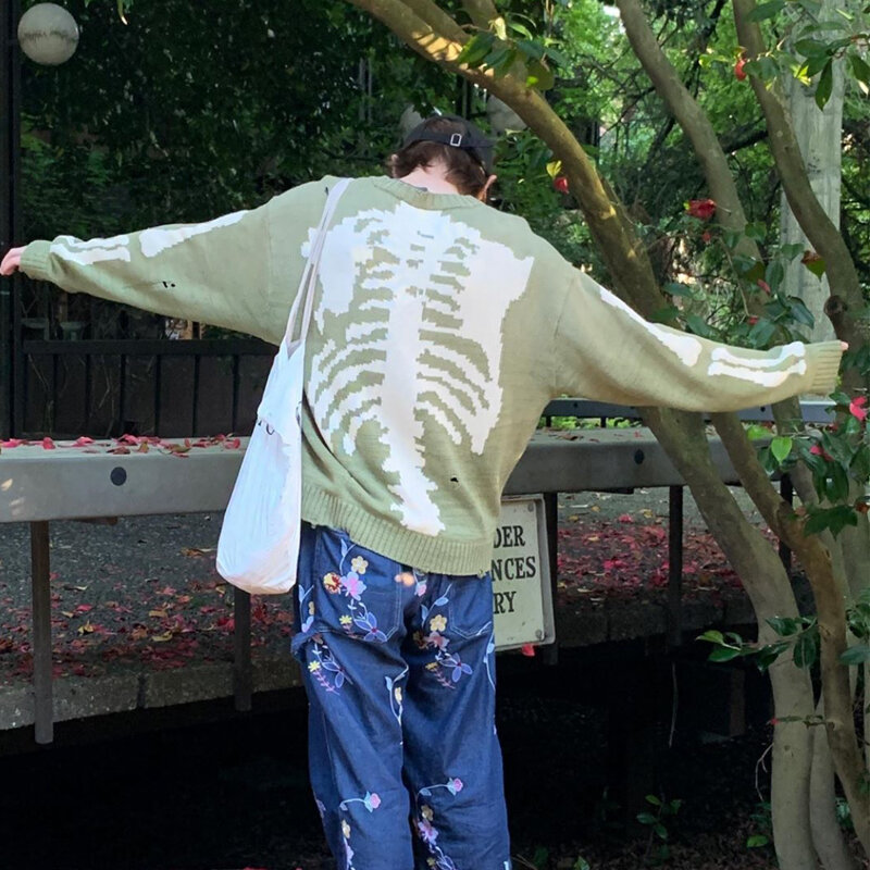 Мужской свитер в стиле хип-хоп оверсайз с принтом скелета и костей Женская Высококачественная уличная одежда с поврежденными дырками винта...