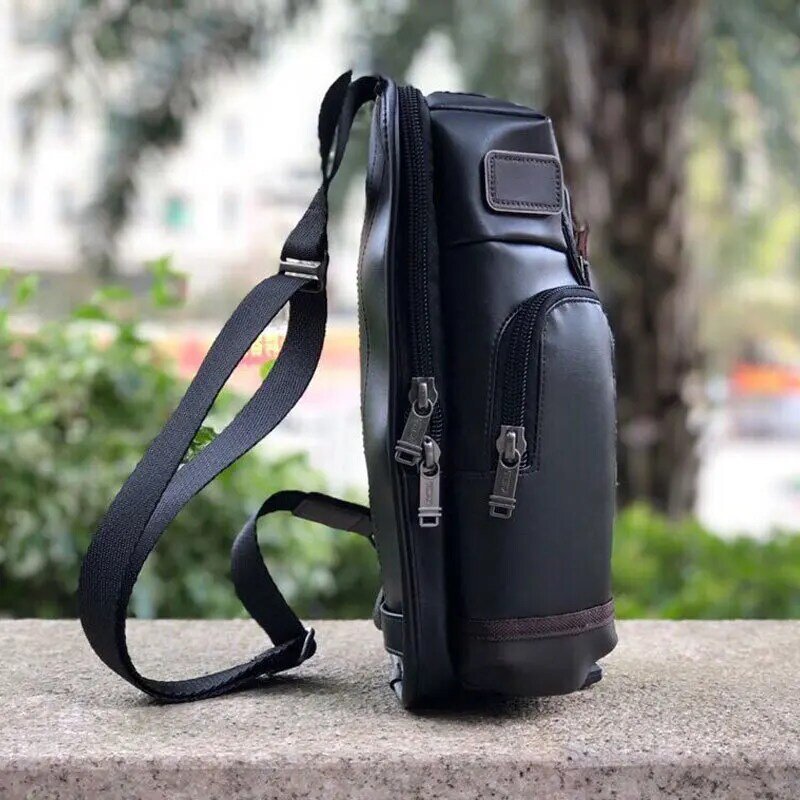 New 92318 leather top leather men's business leisure travel Single Shoulder Messenger Bag iPad chest bag