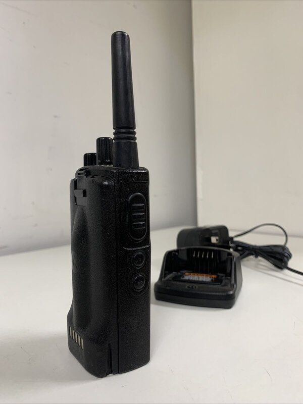2022.ML1 XT420 PMR446 Walkie Talkie Radio bidireccional nuevo con cargador enchufe del Reino Unido