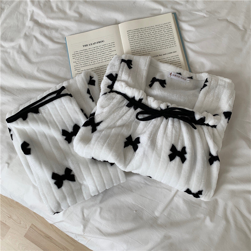 Conjunto de pijamas de franela cálida para mujer, ropa de dormir bonita de manga larga para el hogar, Otoño e Invierno