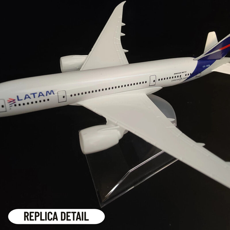 Scale 1/400 Metal Airplane Replica 15cm Chile LATAM Airlines B787 Aircraft Plane Model Aviation Diecast Miniature Toys for Boys