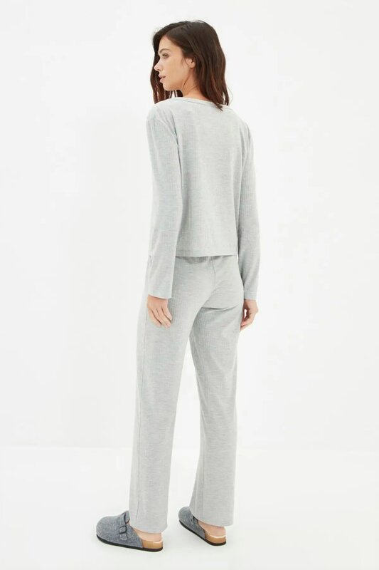 Trendyol-Conjunto de pijama de punto, camisola de 3 pulgadas, THMAW22PT0593