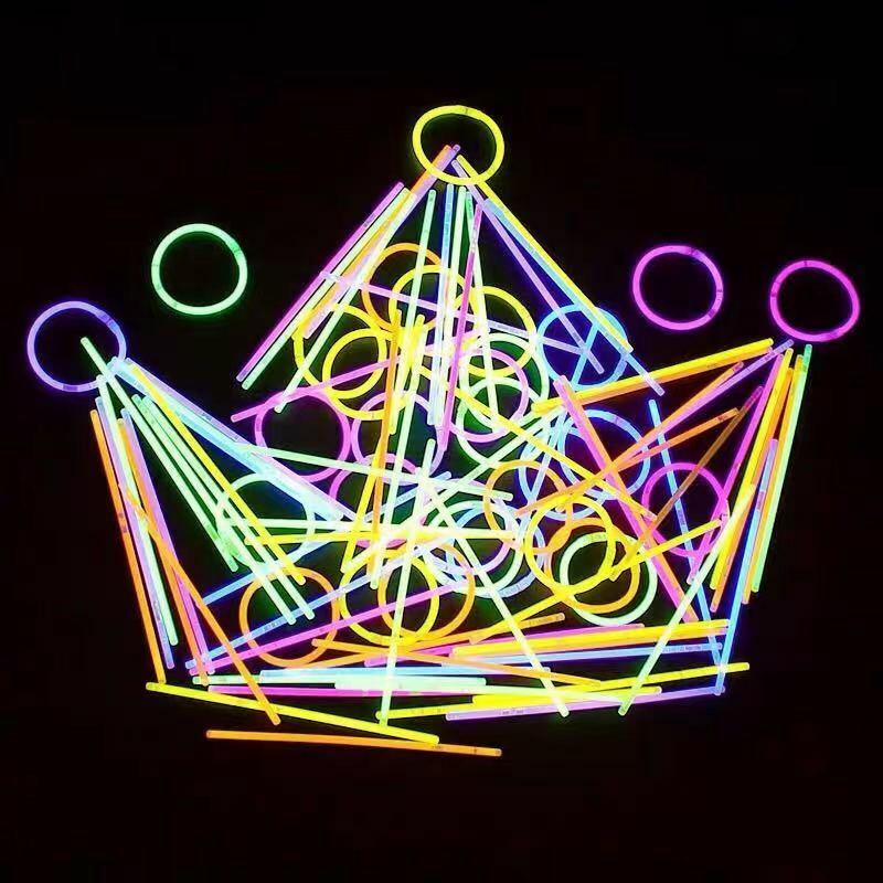 50/100pcs Party lampa fluorescencyjna kije bransoletki naszyjniki Neon na wesele Glow Sticks kolorowe Glow Stick