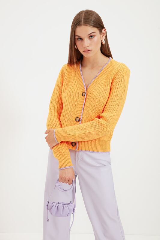 Modna taśma diagonalna szczegółowy sweter z dzianiny TWOAW22HI0003
