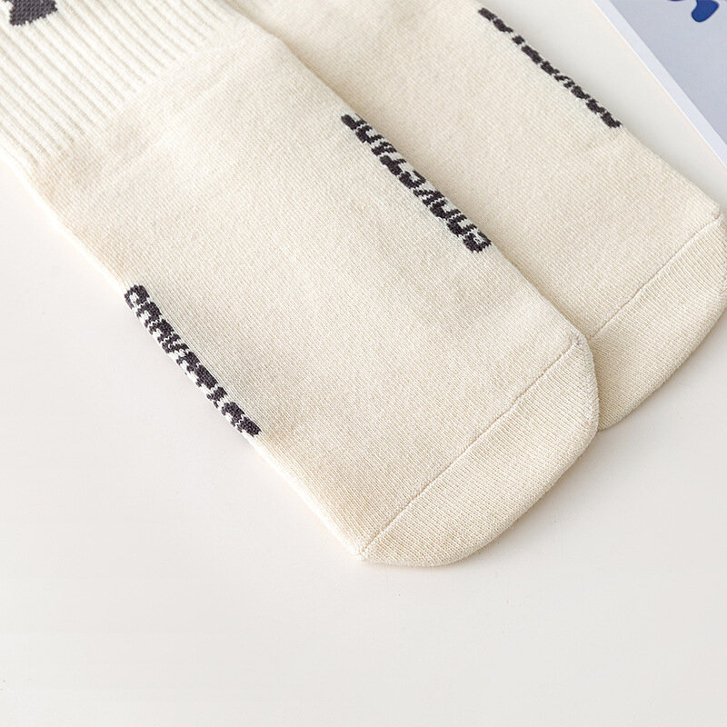 1 par novas meias masculinas e femininas bordado imprimir ins esportes mid-tube maré meias simples moda casual de alta qualidade