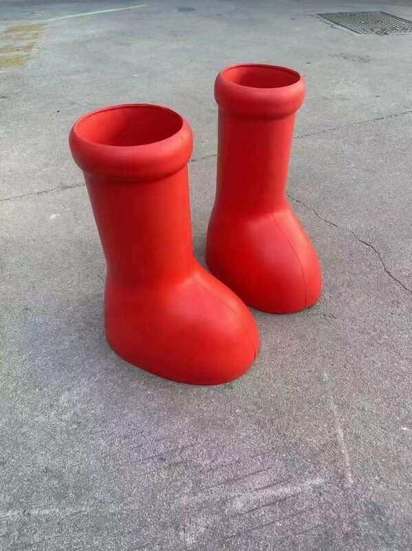 Astroboy czerwone buty kalosze grube dno okrągłe Toe płaskie gumowe podeszwy Slip-On Cartoon buty kobiety mężczyźni spacer pokaż buty duży rozmiar