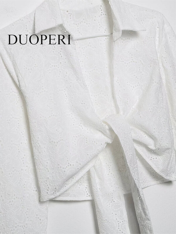 DUOPERI-Blusa de manga larga con cuello en V para mujer, camisa de encaje ahuecada con bordado sólido a la moda