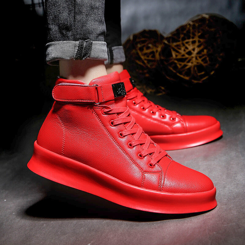 Scarpe da tavola per coppia scarpe da capodanno rosse all'estero scarpe casual impermeabili in pelle da uomo scarpe da ginnastica vulcanizzate piatte alte in tinta unita