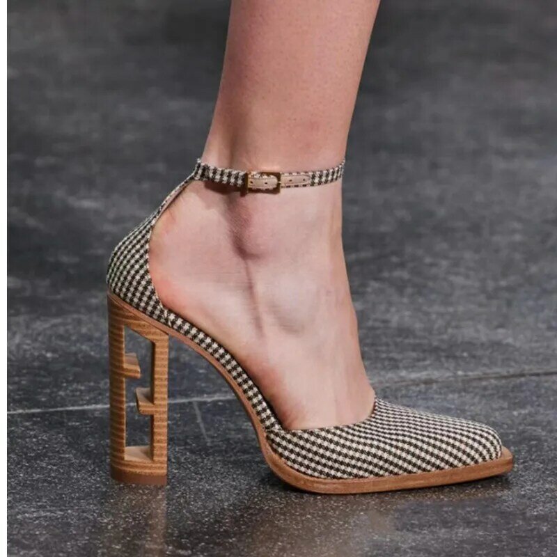 2023 New European and American Women's Brand Women's Shoes with Hollow Heel Square Head Fashion Show Women's Large Sandals
