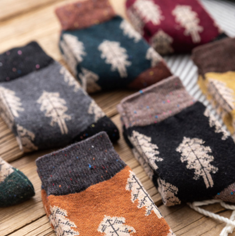 Japanese Style Autumn Winter Women Wool Socks Clay-colored Chiffon Ladies Warm Socks with Christmas Tree Thickened 134