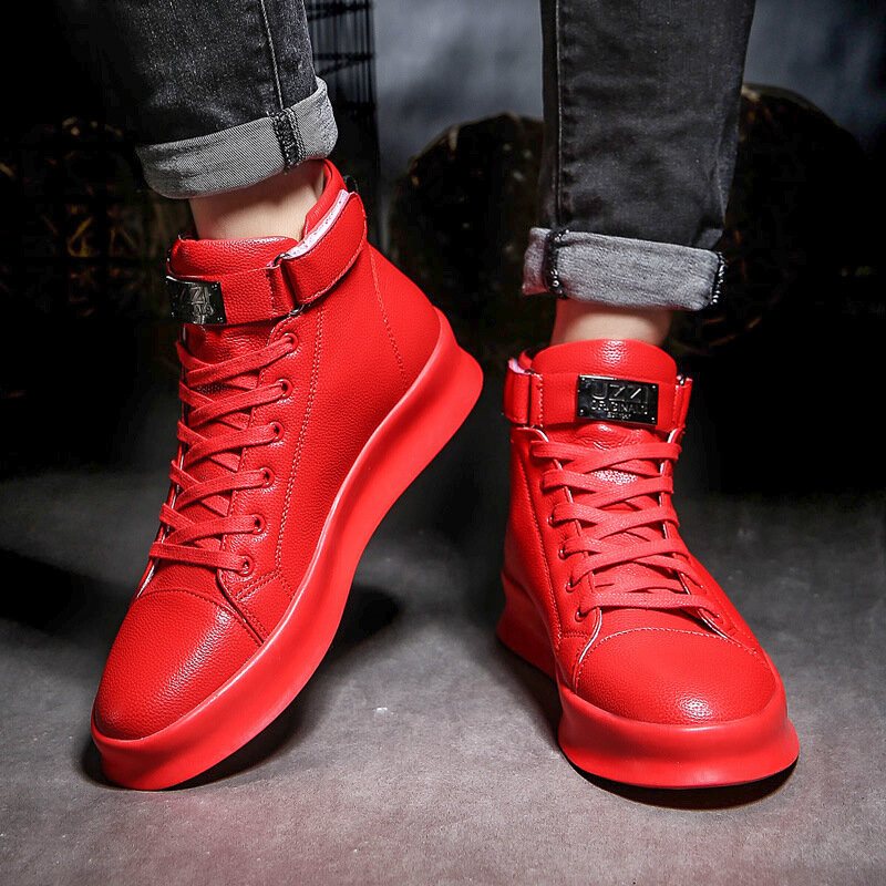 Casal sapatos de placa vermelho estrangeiro ano novo sapatos de couro à prova dwaterproof água sapatos casuais homens plana alta superior cor sólida vulcanizada tênis