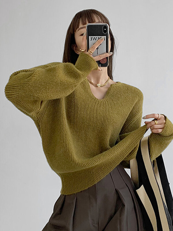 Sweter Lengan Panjang Leher V Sederhana Musim Gugur Musim Dingin Atasan Modis Korea Wanita Sweater Y2k Rajutan Longgar Baju Wanita Warna Polos