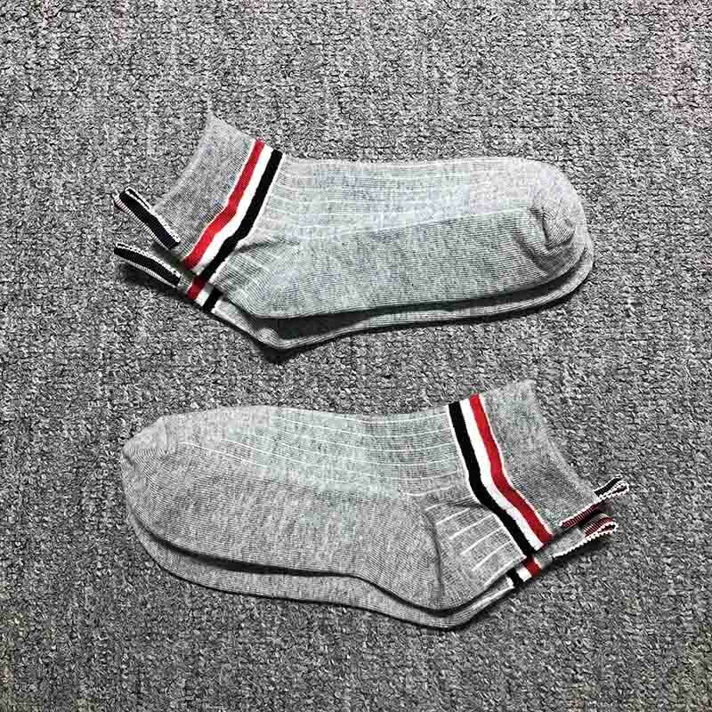TB THOM 1/3Pairs männer Socken Luxus Marke Ankle Streifen Baumwolle Strümpfe Sommer Sport Mode Atmungsaktive Socken geschenk Box