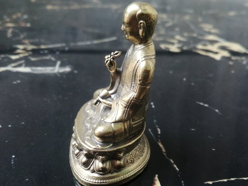 Kupfer Buddha statue Xuanzang durchführung taschen Buddhistischen Tibetischen könig zu bieten Buddha Tisch Dekorationen