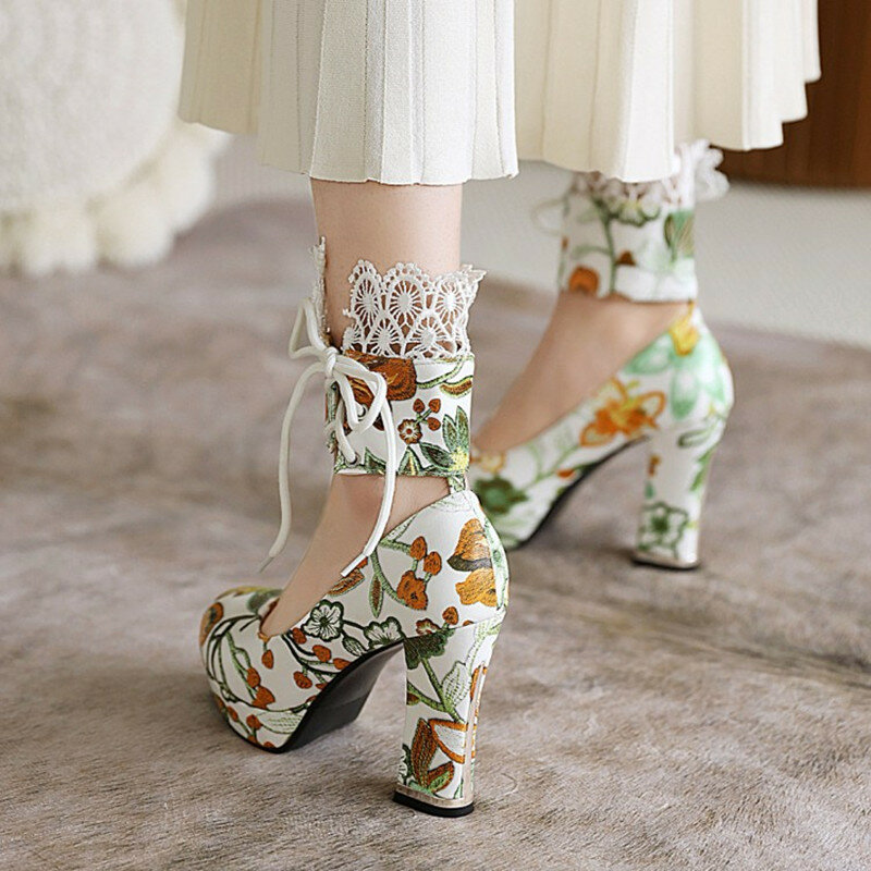Embroidery Printed Lace Wedding Shoes Wedding Banquet European and American Trend New Four Seasons Women's High Heels