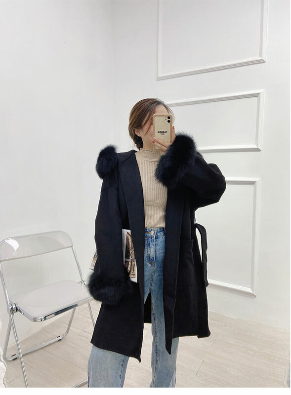 女性の冬の毛皮のコート100%,ウールのジャケット,ミッドレングスのキャメル,黒の色,本物のキツネの毛皮の襟と袖口のベルト