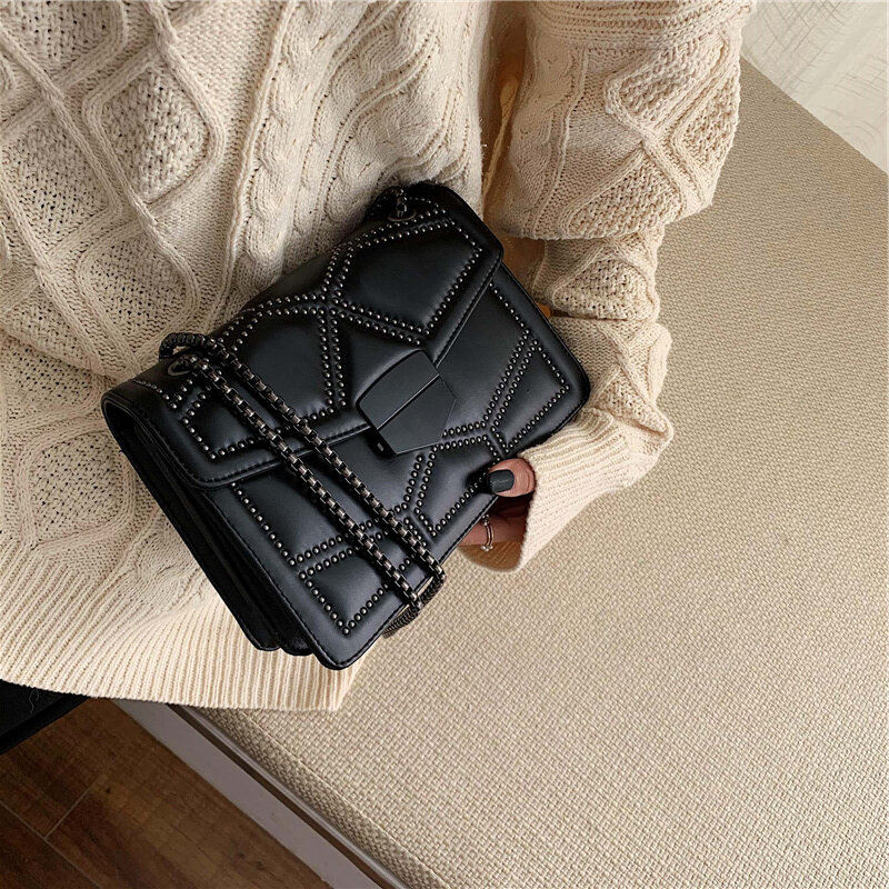 رصع برشام سلسلة العلامة التجارية بولي Leather حقائب جلدية Crossbody للنساء 2022 ضرب بسيط حقيبة كتف الموضة سيدة فاخرة حقائب صغيرة