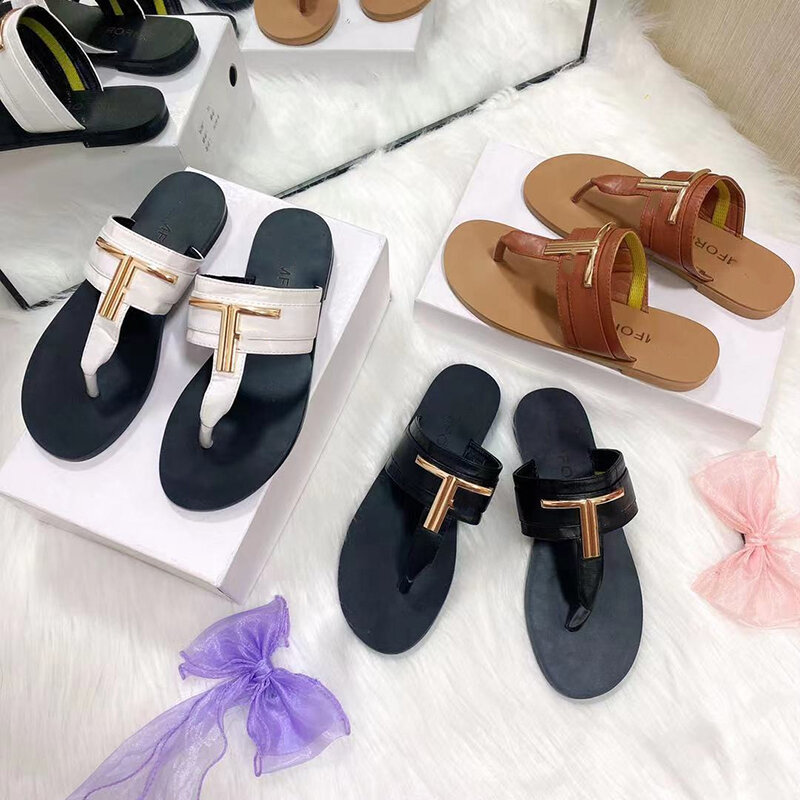 Zapatillas informales de moda para mujer, zapatillas de playa planas de talla grande, con punta abatible de metal, color sólido, 2022