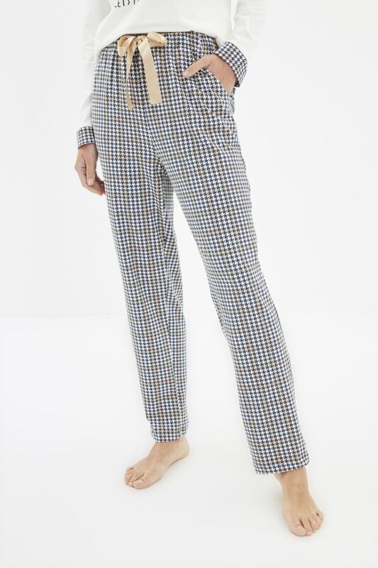 Trendyol Printed Knitted Pajamas Set THMAW22PT1396