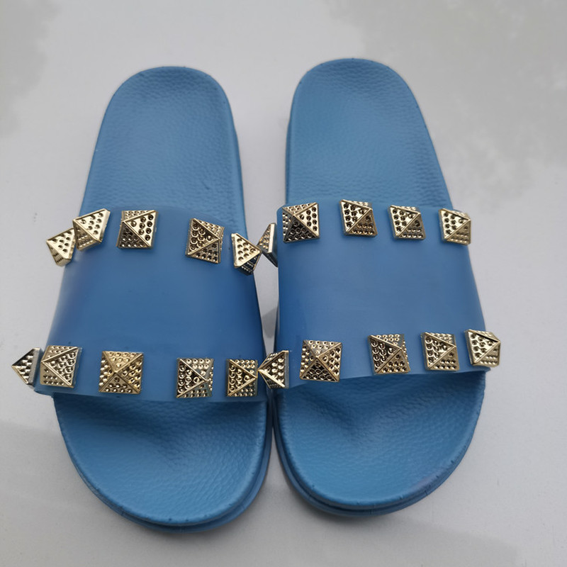 La Mã Đinh Tán Kim Cương Giả Đi Biển Phẳng Bền Dép Nữ 2022 Mới Mùa Xuân/Mùa Hè Giày Sandal Nhựa PVC Ngọt Trượt Giày Sandal Nữ