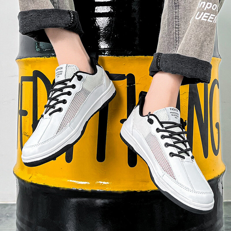 Scarpe Casual da uomo traspiranti estive moda Big Size 47 calzature da passeggio all'aperto Sneakers maschili stringate di qualità Comfort antiscivolo
