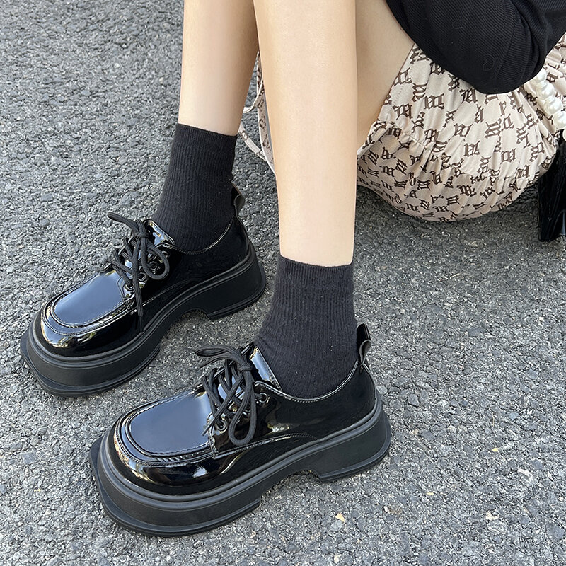 Petites chaussures en cuir pour femmes, nouvelles chaussures de travail noires rétro à talons hauts et épais, semelle éponge, collection printemps et automne 2023