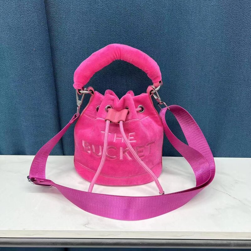 Women's Fashion Faux Fur Bucket Bag Letter Plush Shoulder Crossbody Bags Shopper Handbags Ladies Winter Top-Handle Bags  Purses