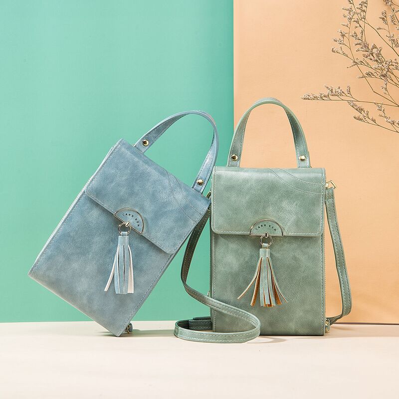 New Female Mobile Phone Bag Retro Oil Wax Leather Zipper Ladies Purse Large Capacity Tassel Trend Single Shoulder Messenger Bag