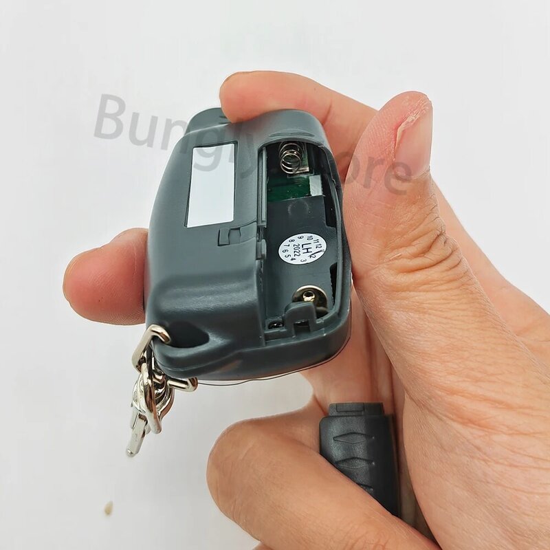 Tw9010 lcd controle remoto chaveiro chave fob para tomahawk tw9010 two-way sistema de alarme do carro estilo acessórios