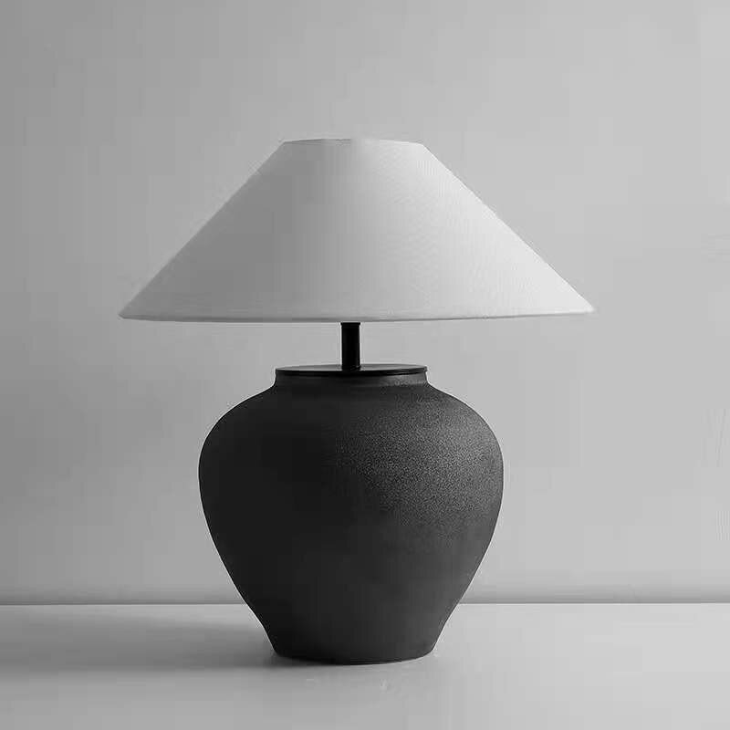 Lámpara de mesa de cerámica Retro hecha A mano, pantalla de lino creativa para dormitorio, mesita de noche, decoración de Hotel, lámpara Simple Da Tavolo A