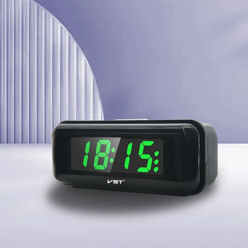 A tomada preta pequena 50-60hz do euro do relógio de cabeceira 220v de digitas 24 horas indica os alarmes trible do relógio usb ou os relógios conduzidos a pilhas