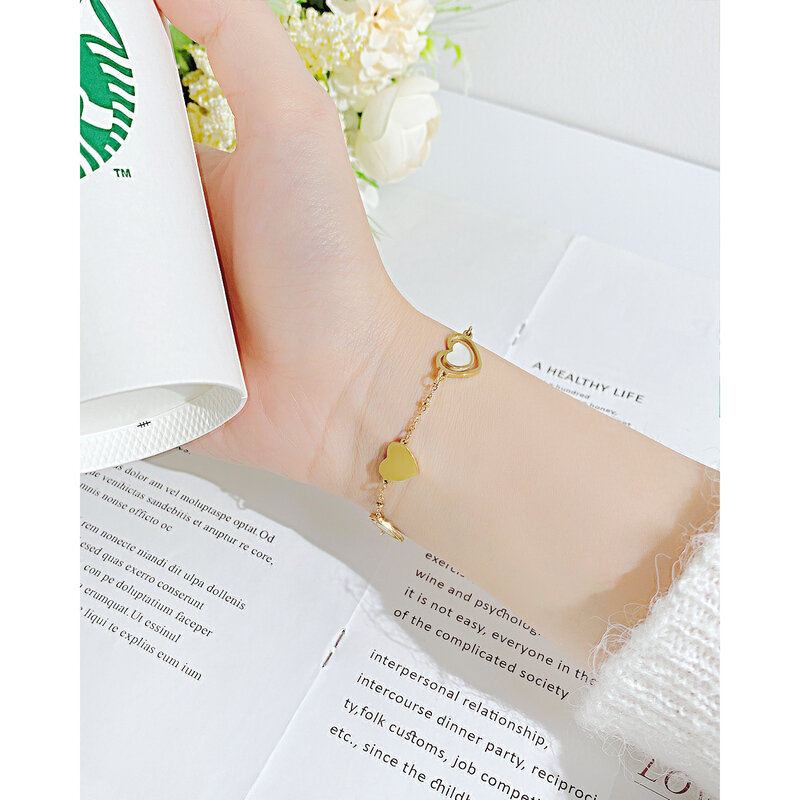 Light Luxury Niche Design Simple Easy To Match Peach Heart Love Fritillary Stainless Steel Bracelets on The Hand Jewelry Gifts