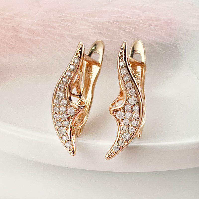 Anting-Anting Warna Emas Mawar Anting-Anting Zirkon Geometris Sederhana Gesper Telinga Perhiasan untuk Wanita
