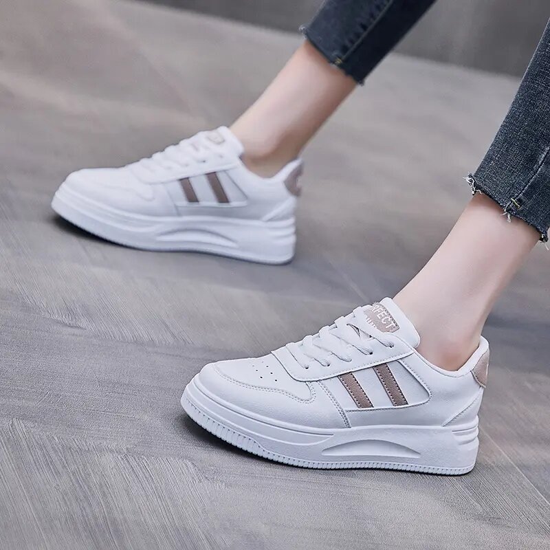 Кроссовки женские на шнуровке, Вулканизированная подошва, удобная повседневная обувь для бега, белые, 2022