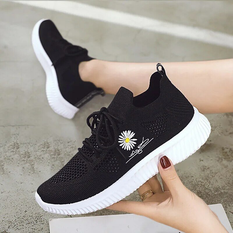 Small White Shoes Women's 2022 Summer Small Daisy Mesh Breathable Sports Shoes Korean Casual Shoes Flying Woven Socks Shoes