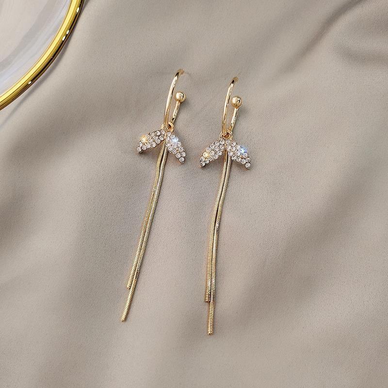 925 silver needle-set diamond fishtail tassel earrings Korean women's simple and slim face earrings earrings for women 2022