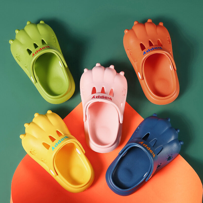 2022 sandálias do bebê antiderrapante tamancos bonito crianças animais chinelos de bebê respirável menino crianças menina luz crianças sapatos frete grátis