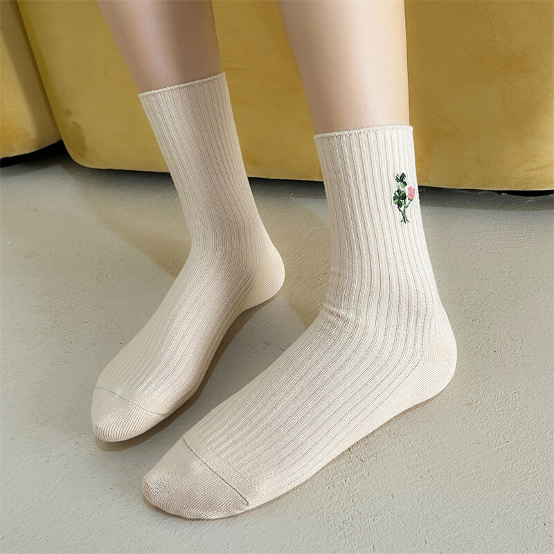 Mode Neue Sommer Nette Socken frauen Baumwolle Atmungsaktiv Blume Socken Weibliche Kawaii Bequeme Beiläufige Lange Frauen Socken Lustige