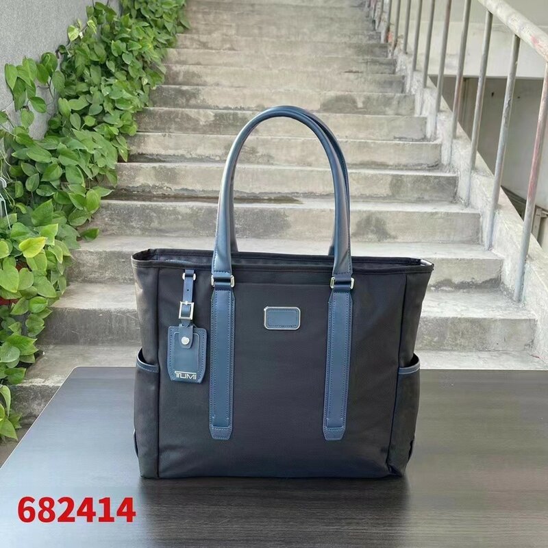 682414 men's fashionable and popular business high-capacity travel handbag