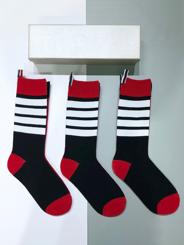 3 pares de calcetines de tubo medio tb para mujer, tendencia de marca, medias de hip-hop a rayas rojas de cuatro barras