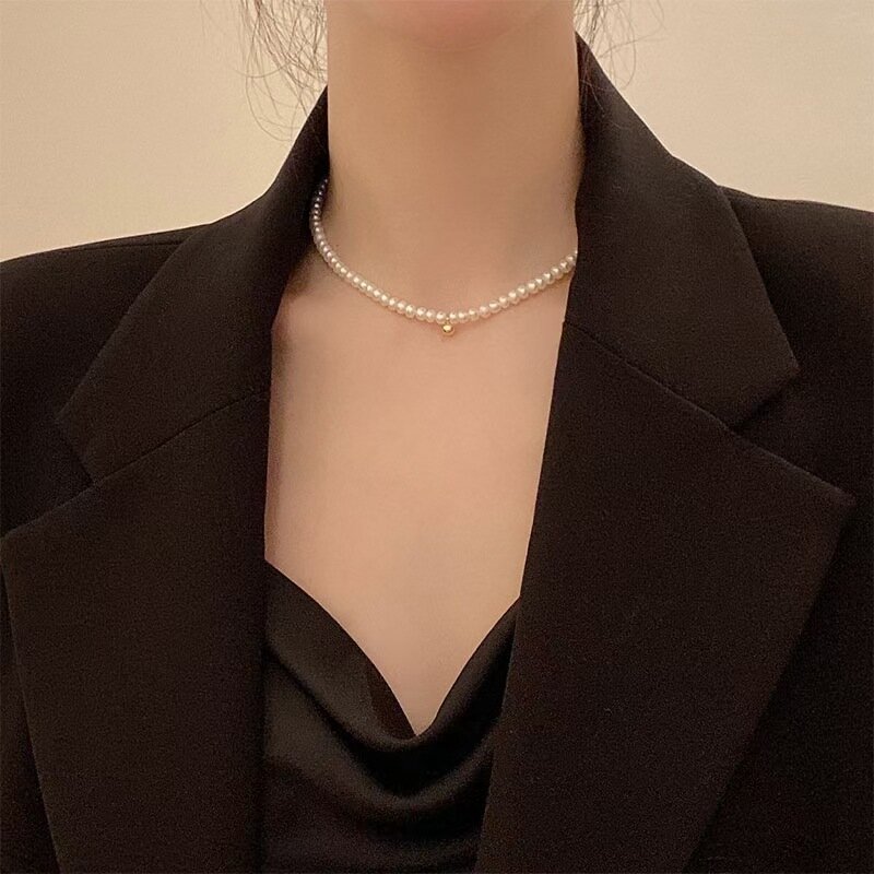 Kalung Mutiara Ins Wanita Dikontrak Murni dan Segar Kacang Emas Kecil Liontin Rantai Chocker Tulang Selangka Perhiasan Elegan Perancis