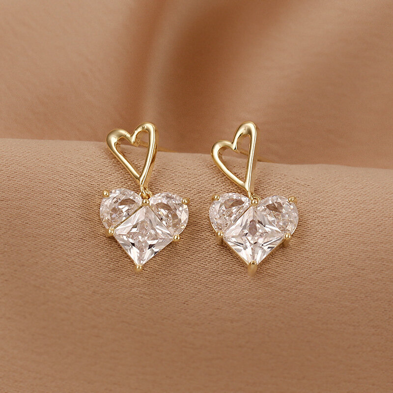 Orecchini a bottone a cuore con zirconi AAA di moda coreana per le donne orecchini da sposa in cristallo con cuore vuoto Color oro regalo di gioielli per feste