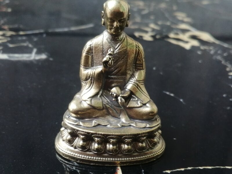 Kupfer Buddha statue Xuanzang durchführung taschen Buddhistischen Tibetischen könig zu bieten Buddha Tisch Dekorationen