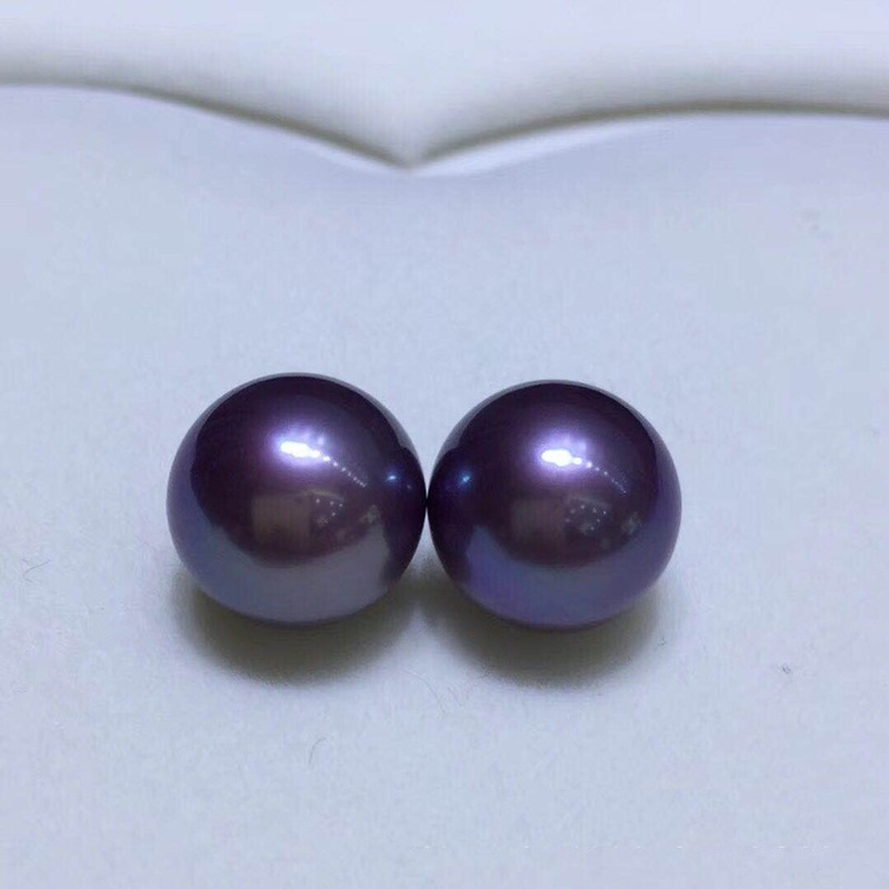 Huge charming pair of 14-15mm natural south sea genuine purple lavender round good luste loose pearl