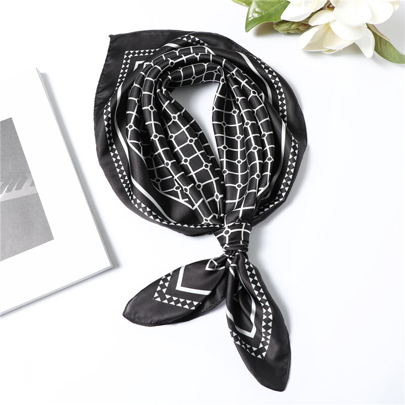 2022 nuovo scialle di seta sciarpa quadrata per donna fazzoletto da collo fascia per capelli femminile avvolgere stampa signore Foulard moda Hijab Bandana