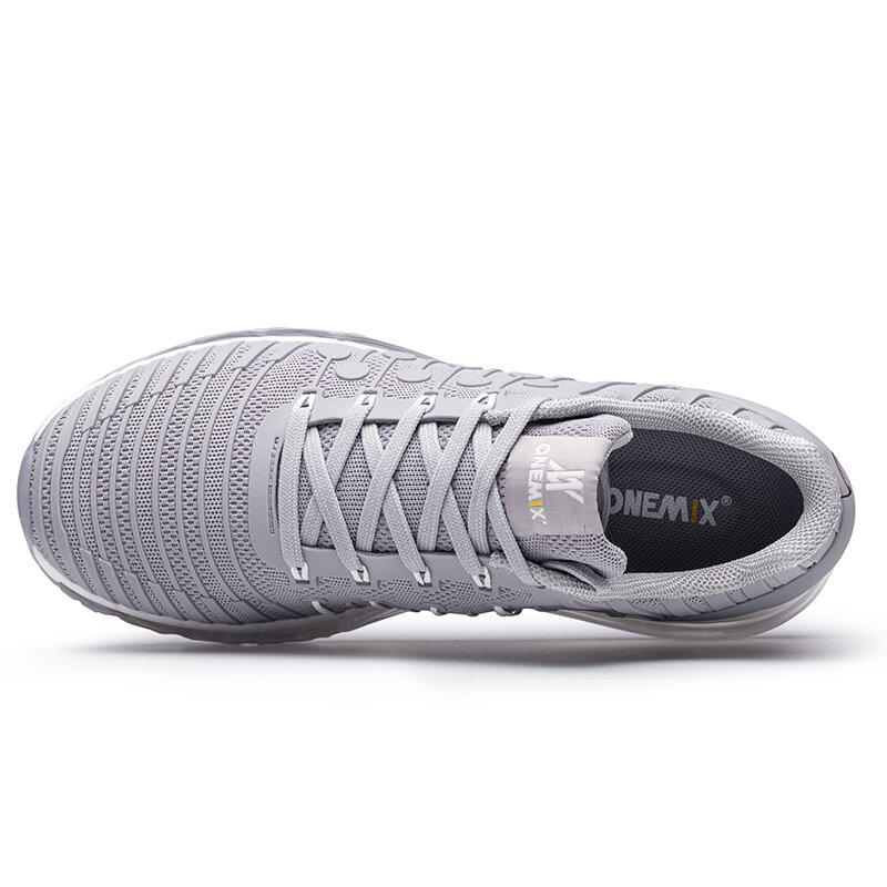 ONEMIX الرجال احذية الجري الأسود في الهواء الطلق الركض أحذية رياضية وسادة هوائية بيضاء الرحلات الأحذية المشي أحذية رياضية كبيرة الحجم 35-47