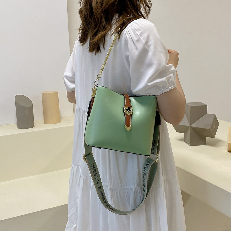 Small Leather Bucket Shoulder Bags for Women 2022 Fashion Chain Tote Messenger Bag Ladies Broadband Crossbody Bag Green Handbags