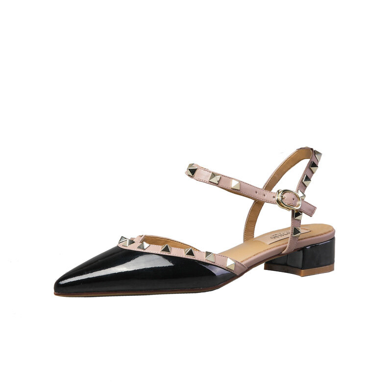 Verão Gladiador Sandálias das Mulheres 2023 Com Saltos Baixos Marca de Luxo Tornozelo Strap Rebites Sapatos Casuais Designer Siloroso Salto Quadrado